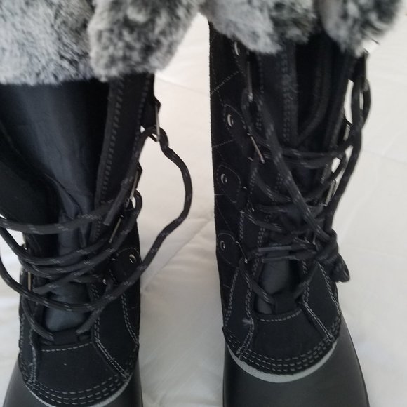 Woman"s Khombu Size 8M Snow boot NWOT - Picture 2 of 3